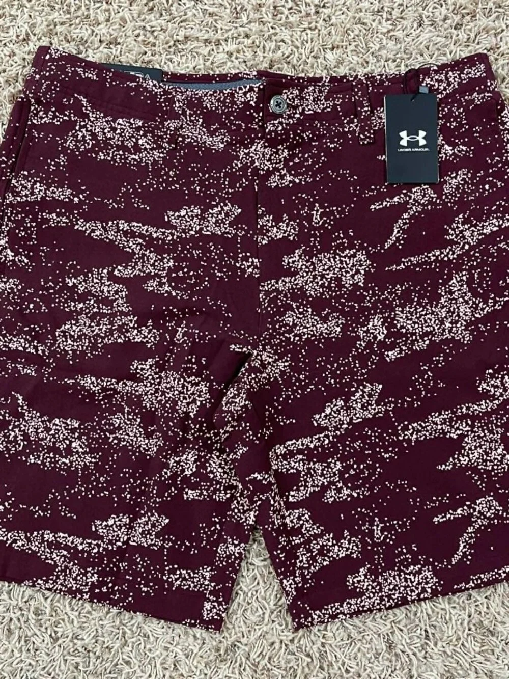 Under Armour Men’s Golf Printed Athletic Shorts Burgundy, Size 36 (New)